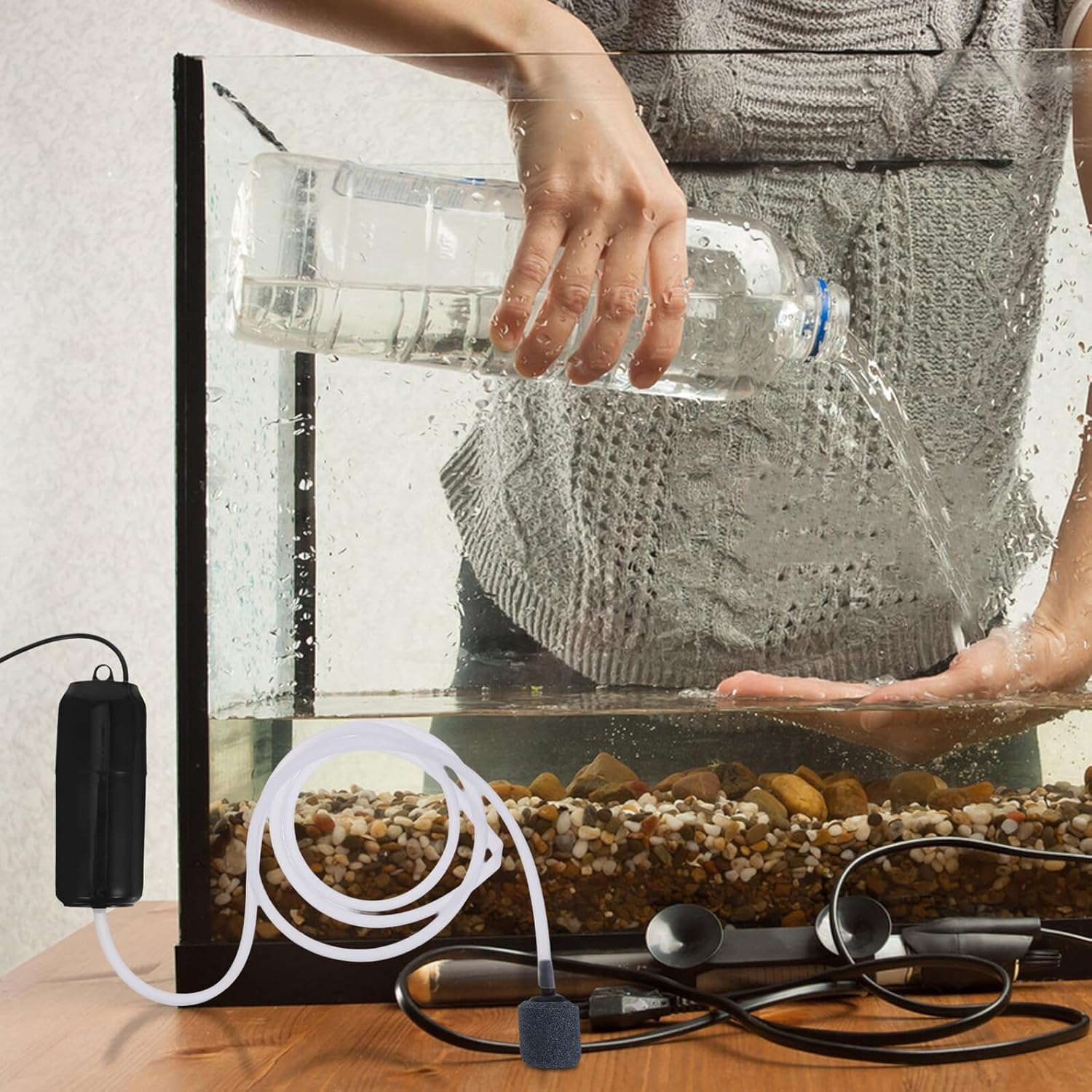 TEHAUX Silent USB Aquarium Air Pump Small Oxygen Aerator for Fish Tank Compact Air Pump with Shock-Absorbing Pad Quiet Operation for Home and Outdoor Fishing Supply image number 2