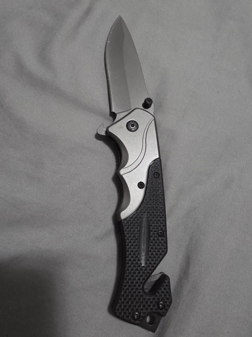 Weebeelu Folding Pocket Knife &ndash; 8Cm Stainless Steel Blade, Ergonomic Metal Handle, Locking Safety Mechanism, Black & Silver &ndash; Lightweight EDC Tool for Outdoor, Camping, Fishing, Hiking image number 3