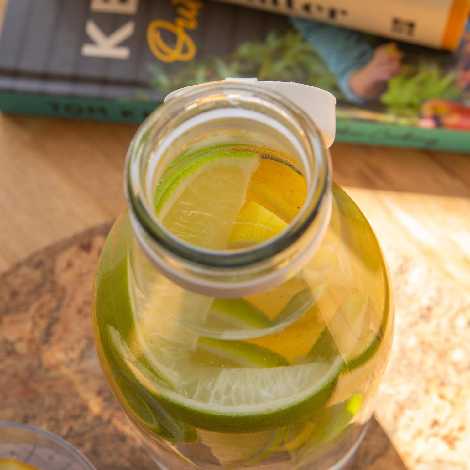 Argon Tableware Glass Milk Bottle with Silicone Lid - 1 Litre - Empty Clear Reusable BPA Free Water Bottle Orange Juice Container for Fridge Storage, Picnics, Weddings