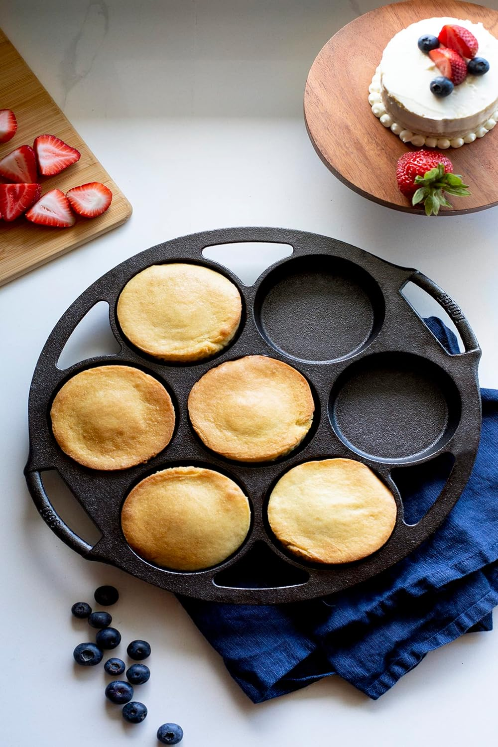 Lodge Seasoned Cast Iron Mini Cake Pan, 7 Impressions image number 5