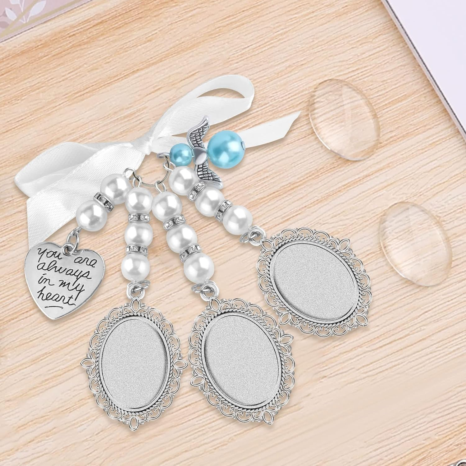 SAVITA 1Pc Wedding Bouquet Photo Charm with 3Pcs Picture Frames 3Pcs Oval Glass Cabochons Aesthetic Bridal Bouquet Charm Holders with Bow-Knot Rhinestone Pearl Heart Styled Pendent for Bridal Shower image number 1