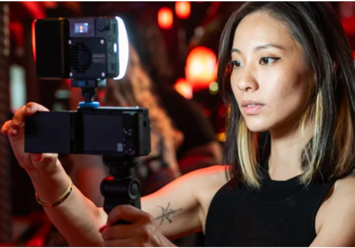 Amaran Ace 25C RGB LED Video Light, Full Color 2300-10000K Bi-Color,4500Mah Rechargeable Battery & PD Fast Charging,Portable for Photography/Filmmaking/Vlogging (Silver) image number 6