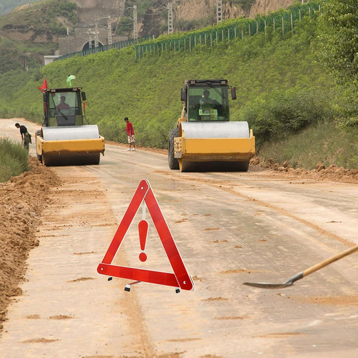 3Pcs Foldable Emergency Triangle Safety Signs for Vehicles with Non-Skid Base Reflective High Brightness Warning Triangles for Roadside Visibility and Breakdown Emergency Use image number 6