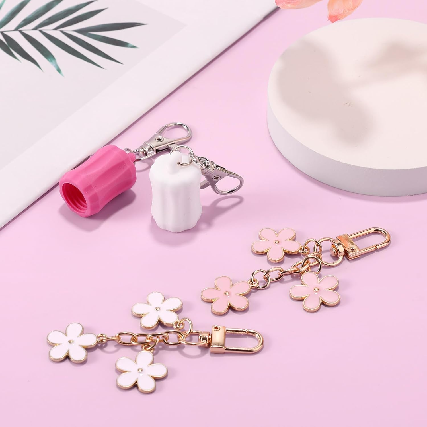 Keychain Caps for Summer Fridays, Portable Flower Charm Keychains Premuim Lip Balm Caps Suitable for Summer Fridays 0.55-0.7In Lip Balm image number 6