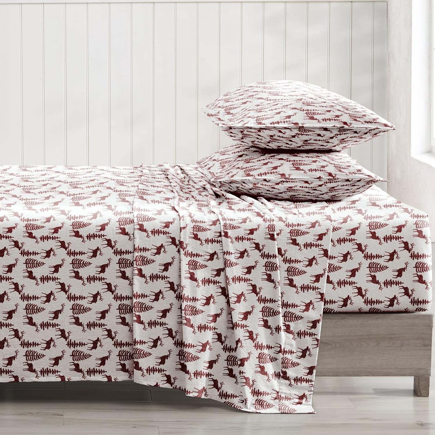 Brielle Home Flannel Sheet Set Cotton Soft Warm & Cozy Modern Chic with Elastic Deep Pockets, Queen, Deers Red image number 3