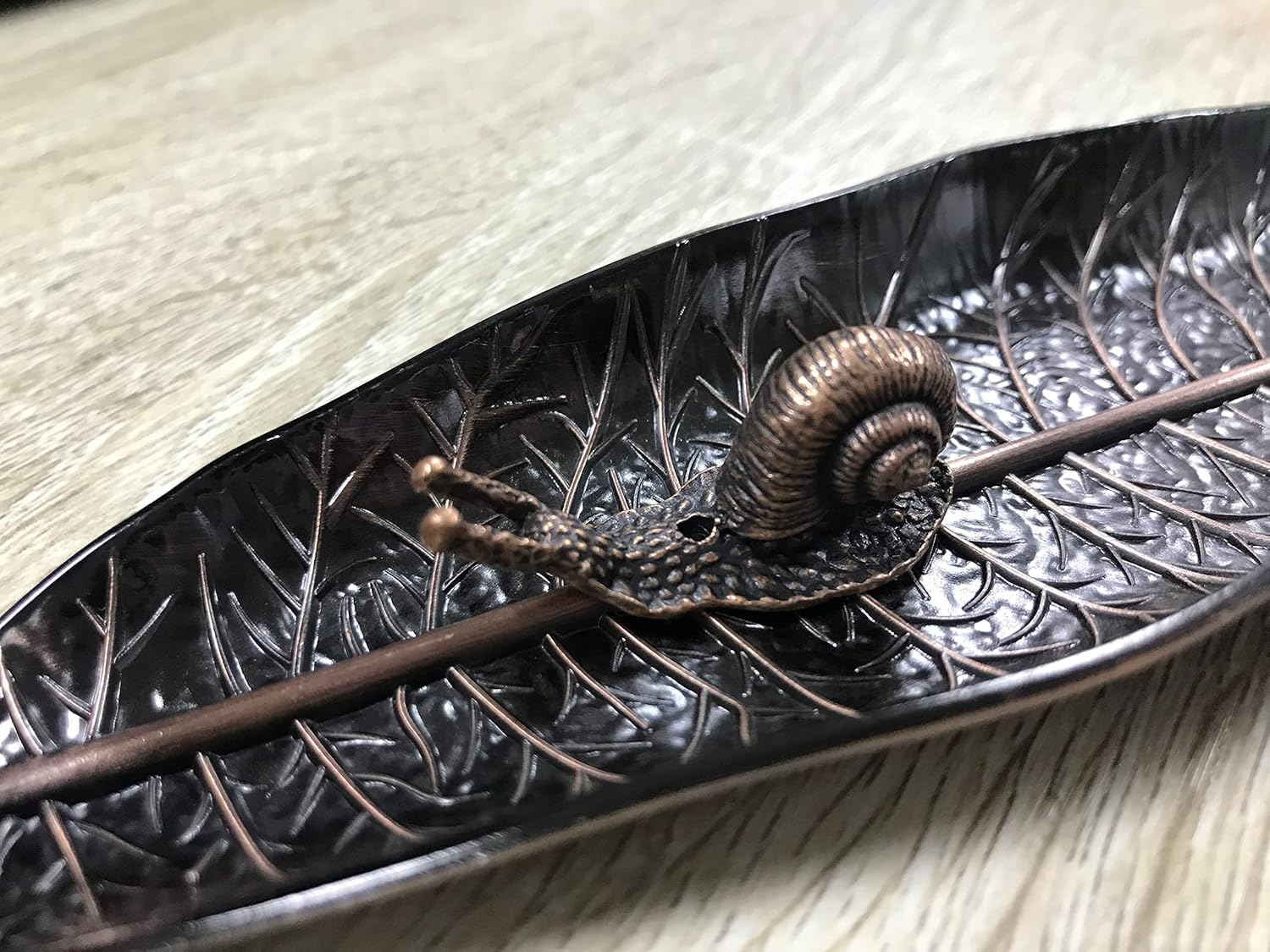 Incense Holder Set, Leaf and Snail Incense Burner, Incense Ash Catcher,Cute and Practical Incense Burner，Incense Sticks Holder for Counters, Meditation Room, Yoga, Home, Office (Bronze) image number 2