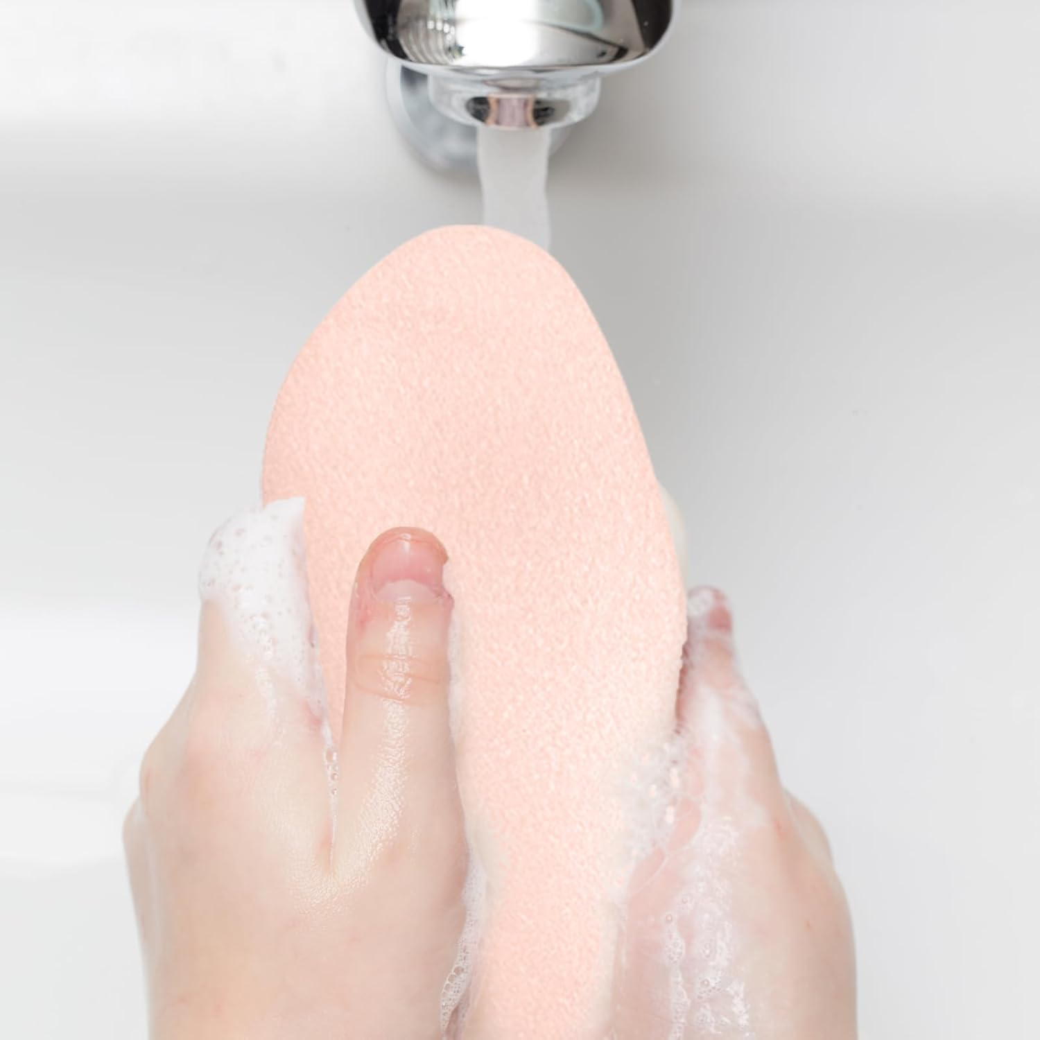 TEAONE Toilet Cover Pads, 2 Pairs Sticky Toilet Lid Cover for Toilet Rings of Different Shapes (Blue, Pink) image number 4