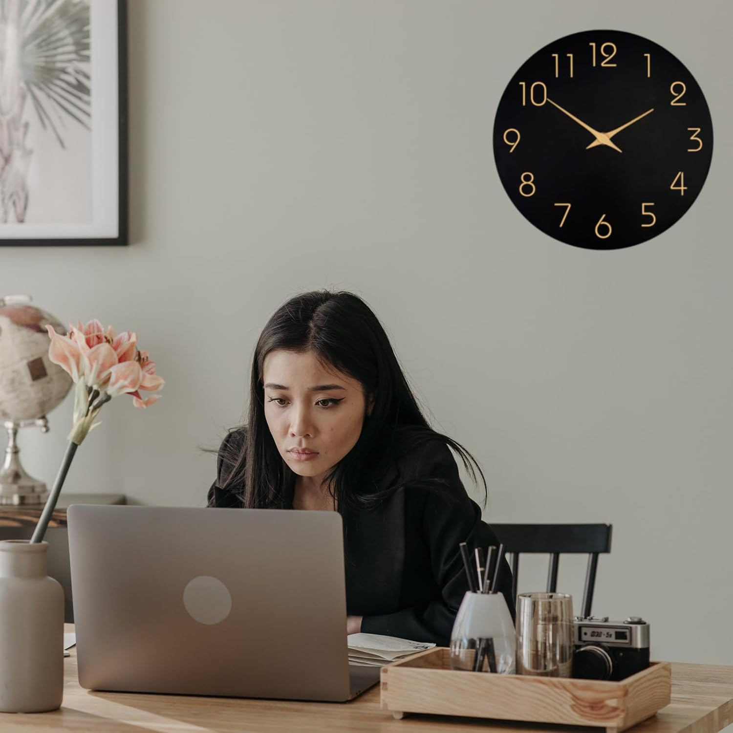 AIJOY 12 Inch Silent Non-Ticking Wall Clock - Battery Operated Modern round Wooden Clock with Cushioned EVA Leveling Pads, Large Easy Read Numerals for Living Room Bedroom Kitchen Office Home Decor