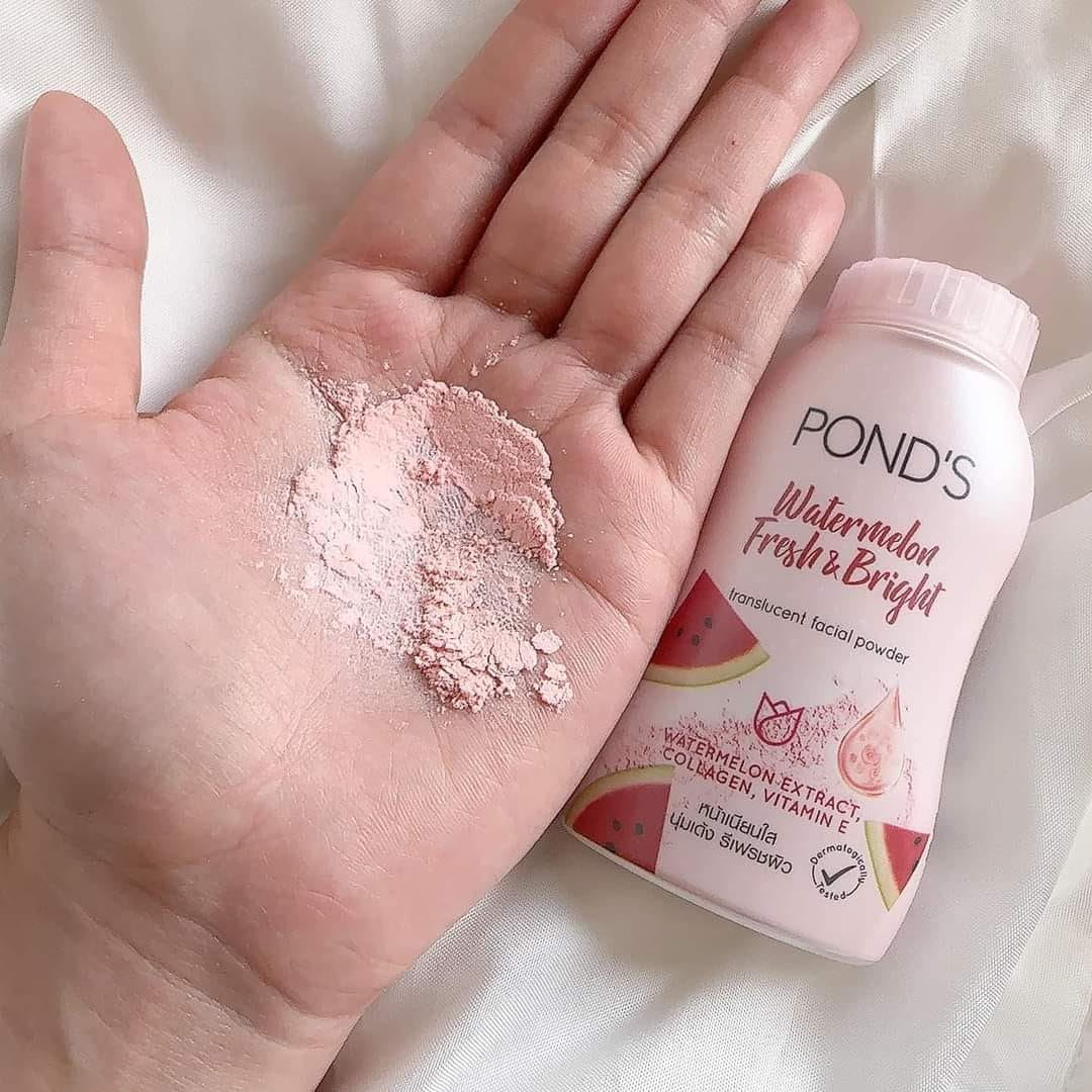 POND'S Watermelon Fresh & Bright Translucent Facial Powder for All Skin Types, 50 Gm, Rose image number 1