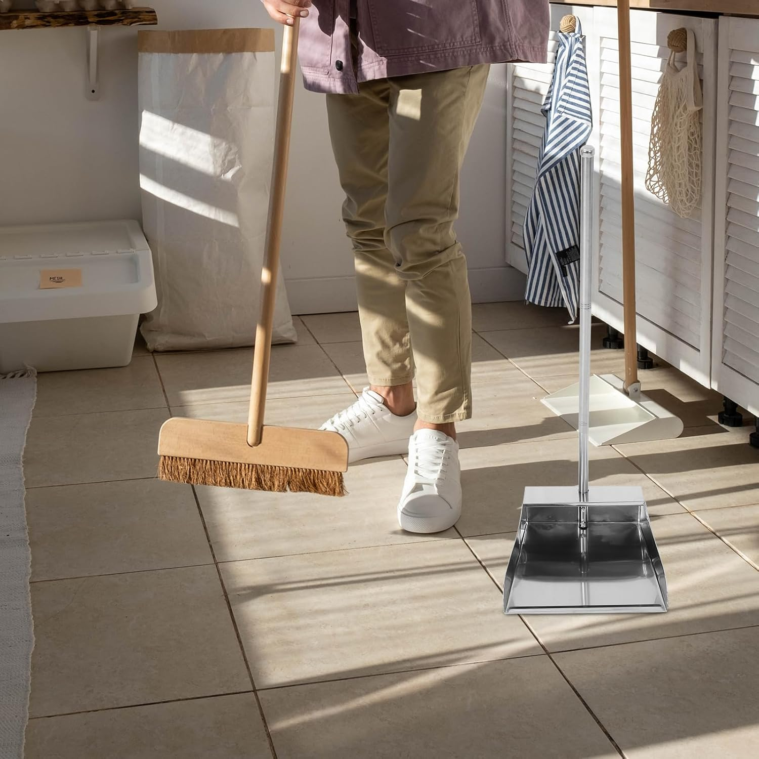 Alipis Stainless Steel Dust Pan, Dustpan Metal Dust Pans Long Handled Heavy Duty Standing Dustpan with Handle Garbage Shovel Trash Shovel Pooper Scooper for Garage Home Yard image number 4