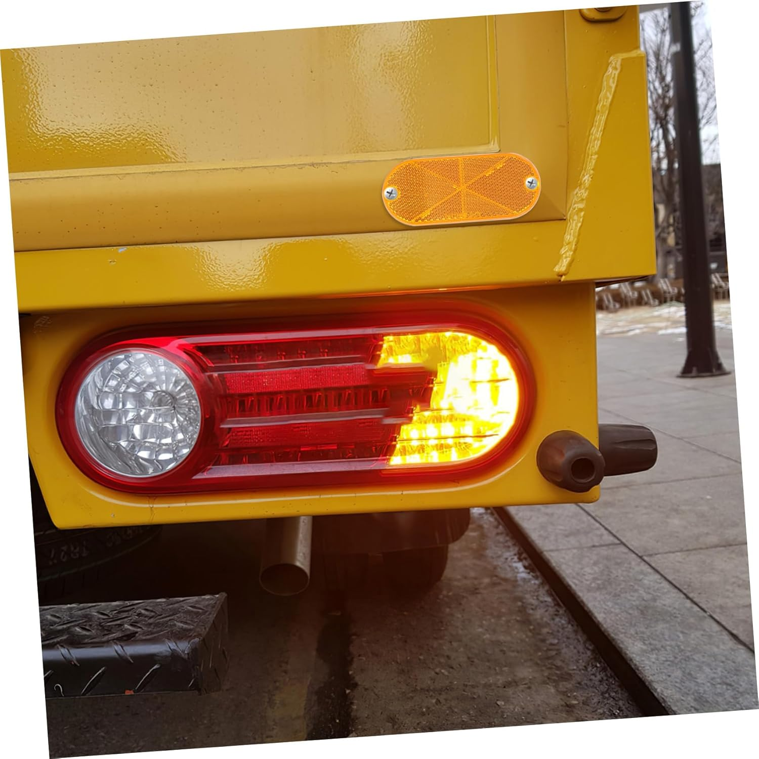 10Pcs Amber Trailer Reflectors Reflective Driveway Post Markers for Automotive and Mailbox Use Sturdy Road Safety Marking for Cars Trucks Boats image number 4