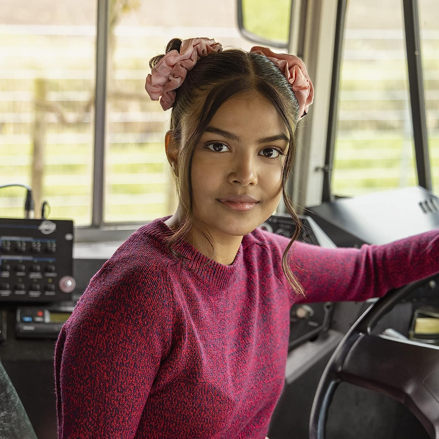 Invisibobble Hair Scrunchies Set Retro Dreamin Scrunchie Pastel I 3 X Hair Bobbles Pink and Colourful for Girls and Women I Scrunchies Pink I Designed in the Heart of Munich image number 5