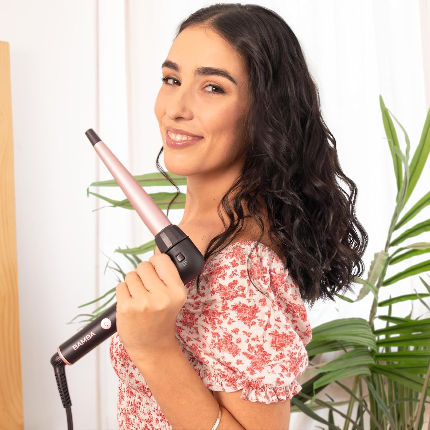 Cecotec Conic Surfcare Twistconic 33W Tapered Curler with 90 Degree Arc for Comfort Includes Thermal Glove, Bag and 2 Clips image number 4