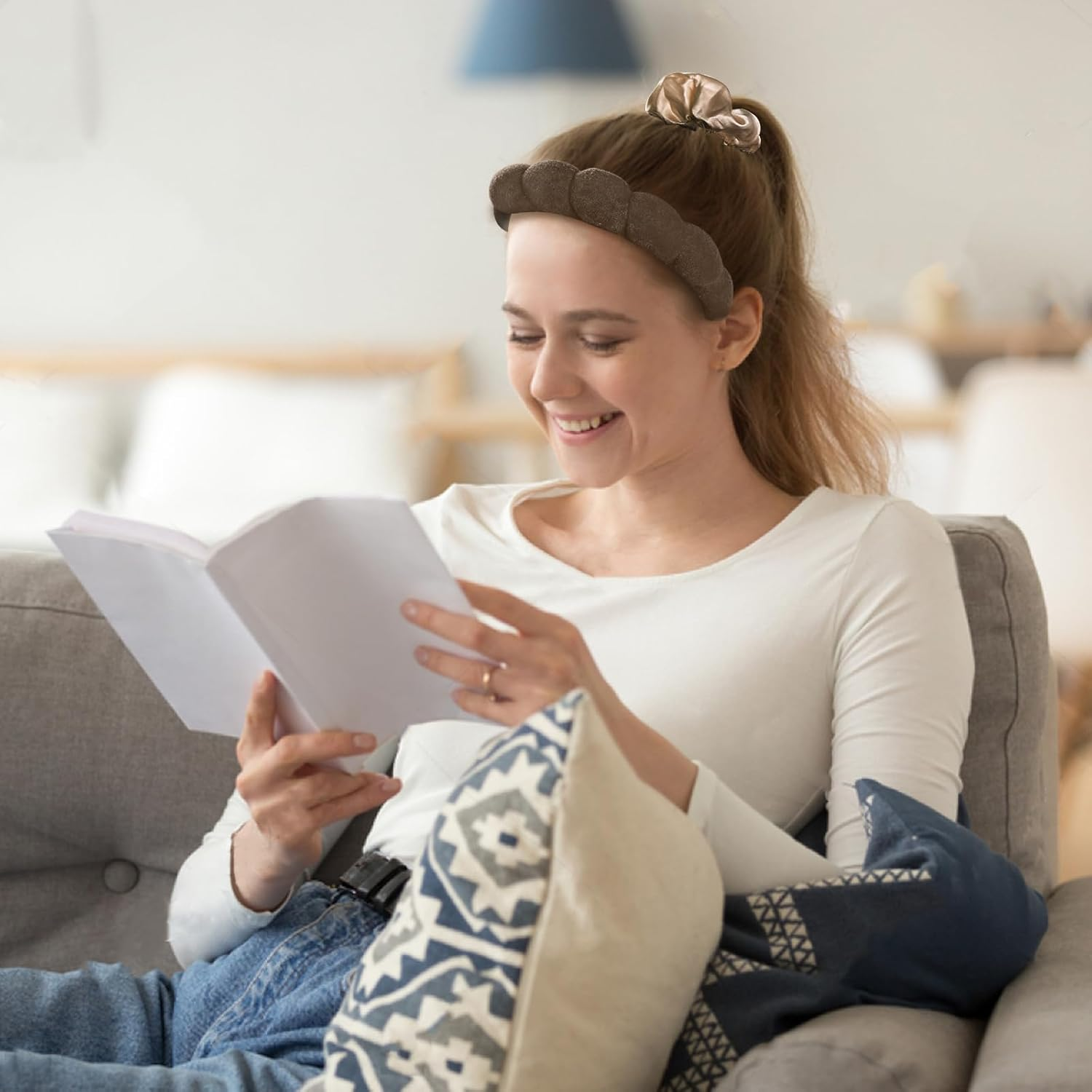 WD&CD Spa Makeup Headband Set, Headband Skincare Headband for Woman, Face Wash Wristband and Scrunchies for Hair, Coffee - Brown image number 4