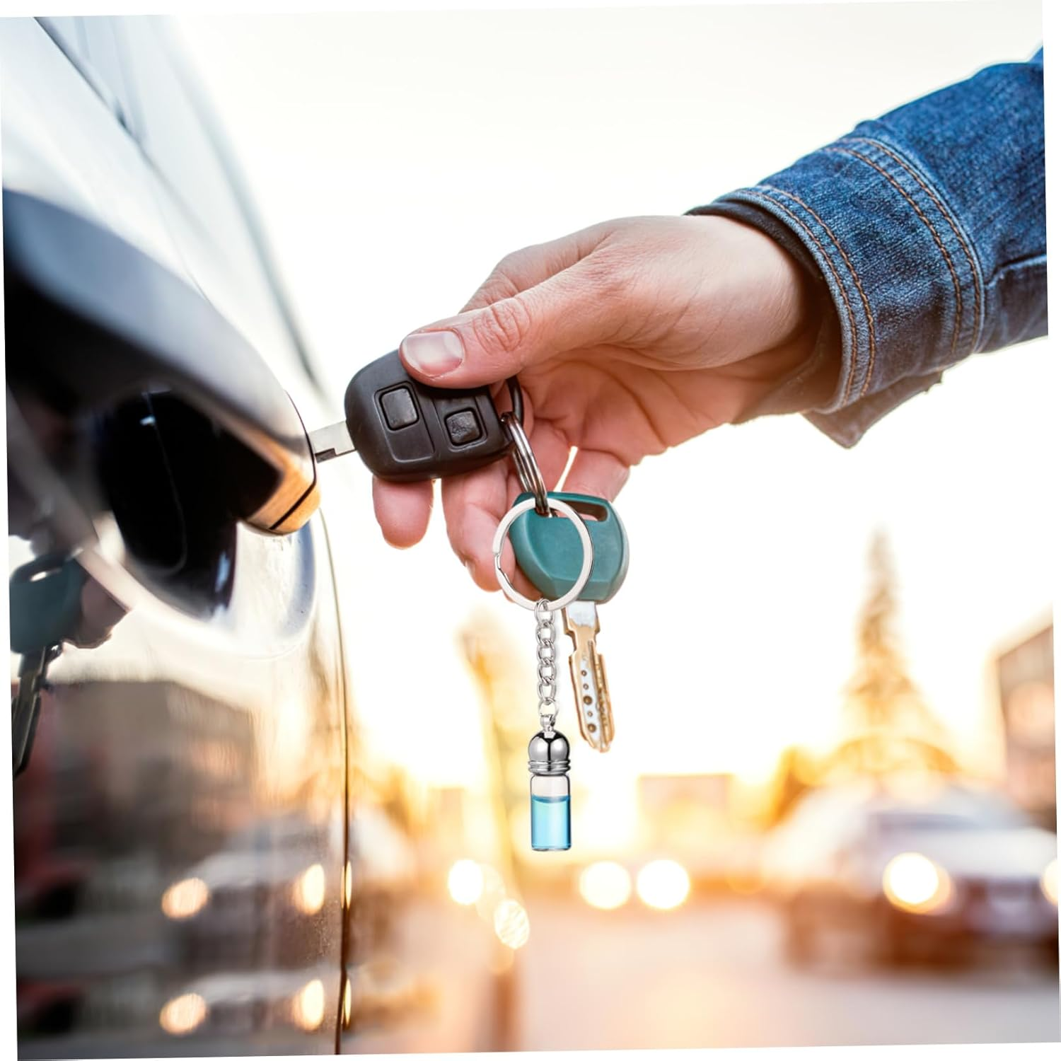 SOLUSTRE 3Pcs Small Transparent Glass Vials Keychain with Silver Acrylic Caps Multi-Functional Essential Oil Pendant Bottles for DIY Hanging Decor Travel and Purposes image number 1