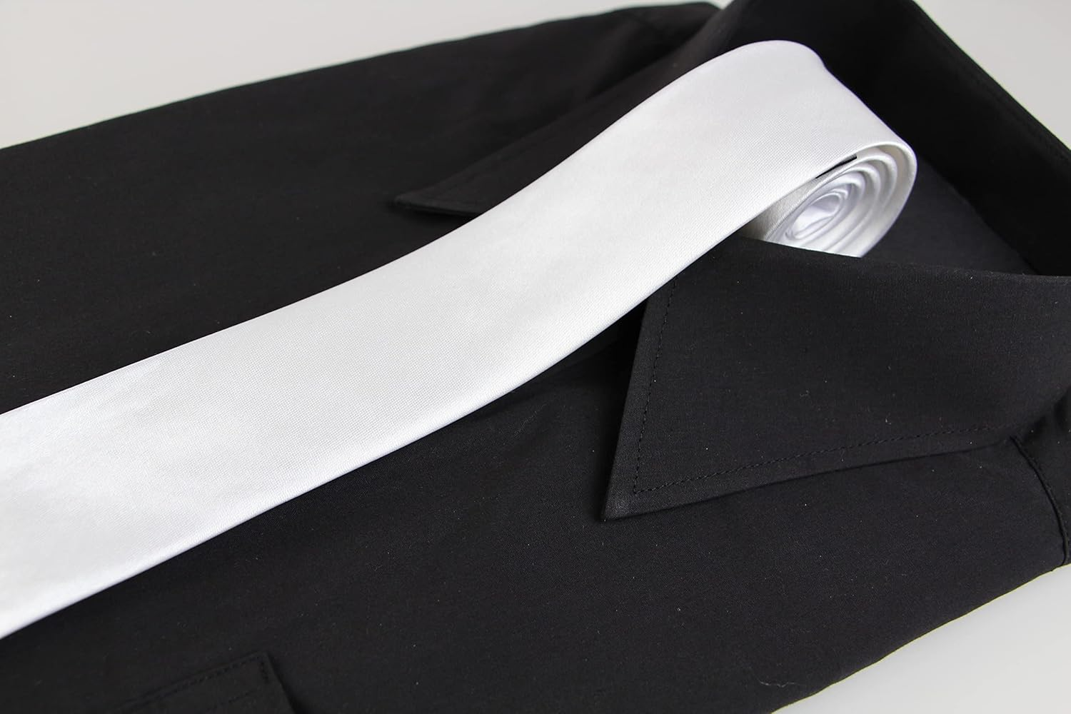 Mens White 5Cm Skinny Plain Neck Tie image number 1
