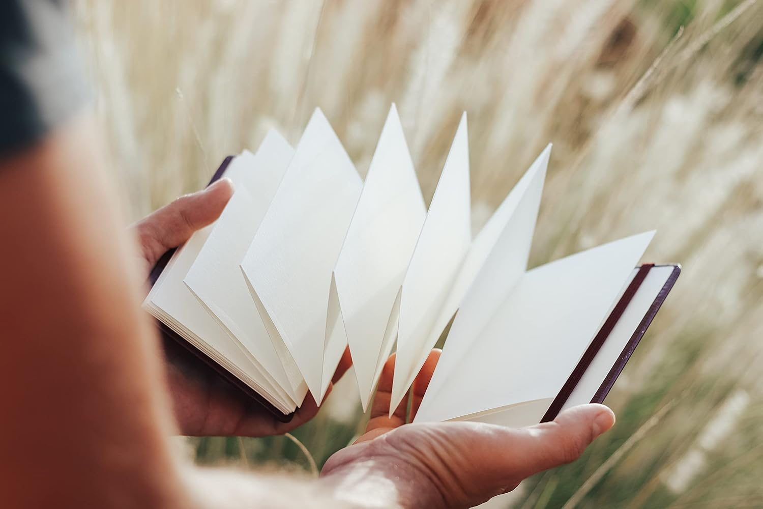 Etchr Watercolor Sketchbook Accordion 5X8In - 100% Cotton Watercolor Paper Journal - Hot Press Watercolor Paper image number 1