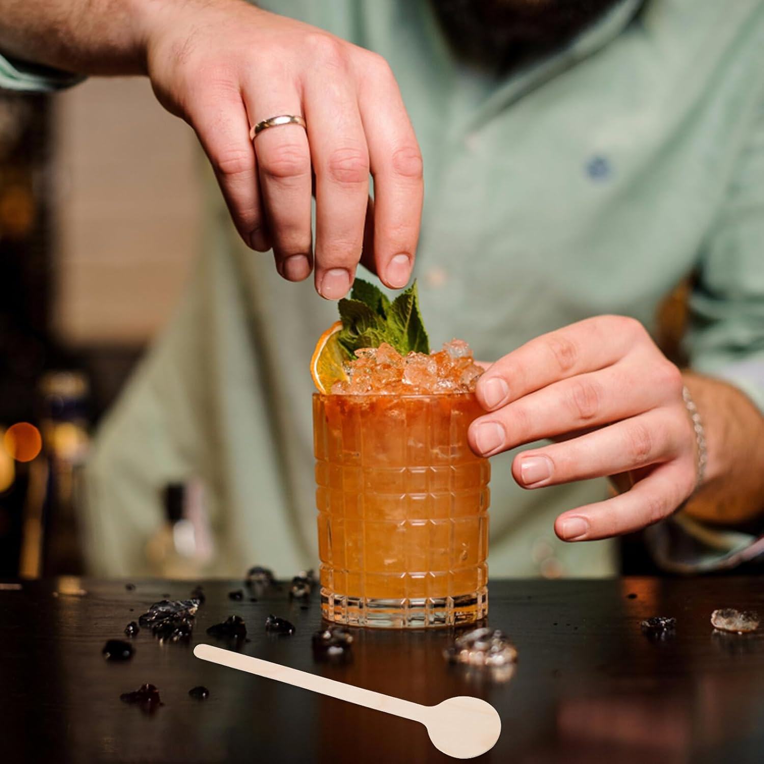 Cabilock 50Pcs Wooden Coffee Stirring Sticks Natural Wood Beverage Stirrer Mixing Rods for Home Coffee Bar and Tea Drinkers image number 1