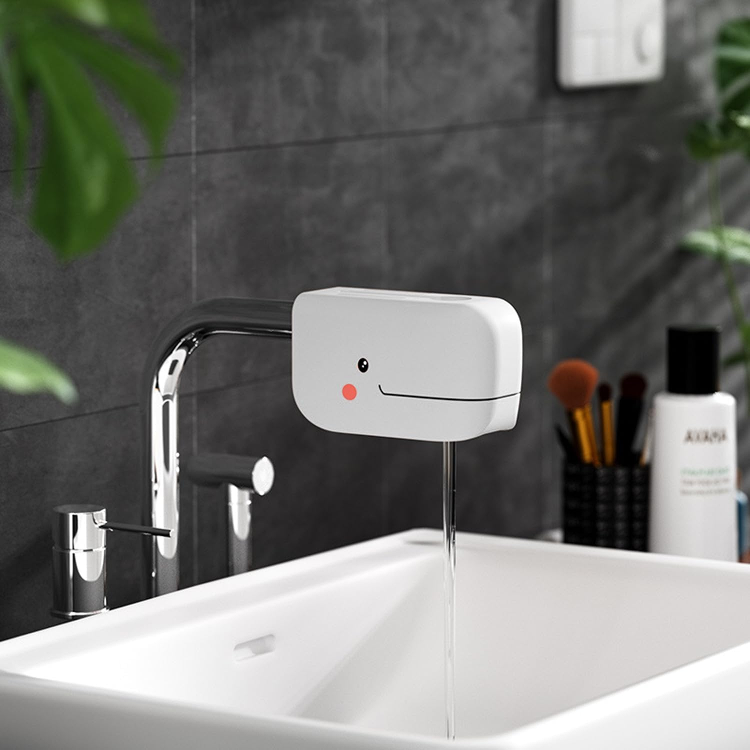 Silicone Bathtub Cover, Bath Spout Cover for Kids, for Tub Faucets with Easily Adjustable Straps (Grey) Fengea image number 3