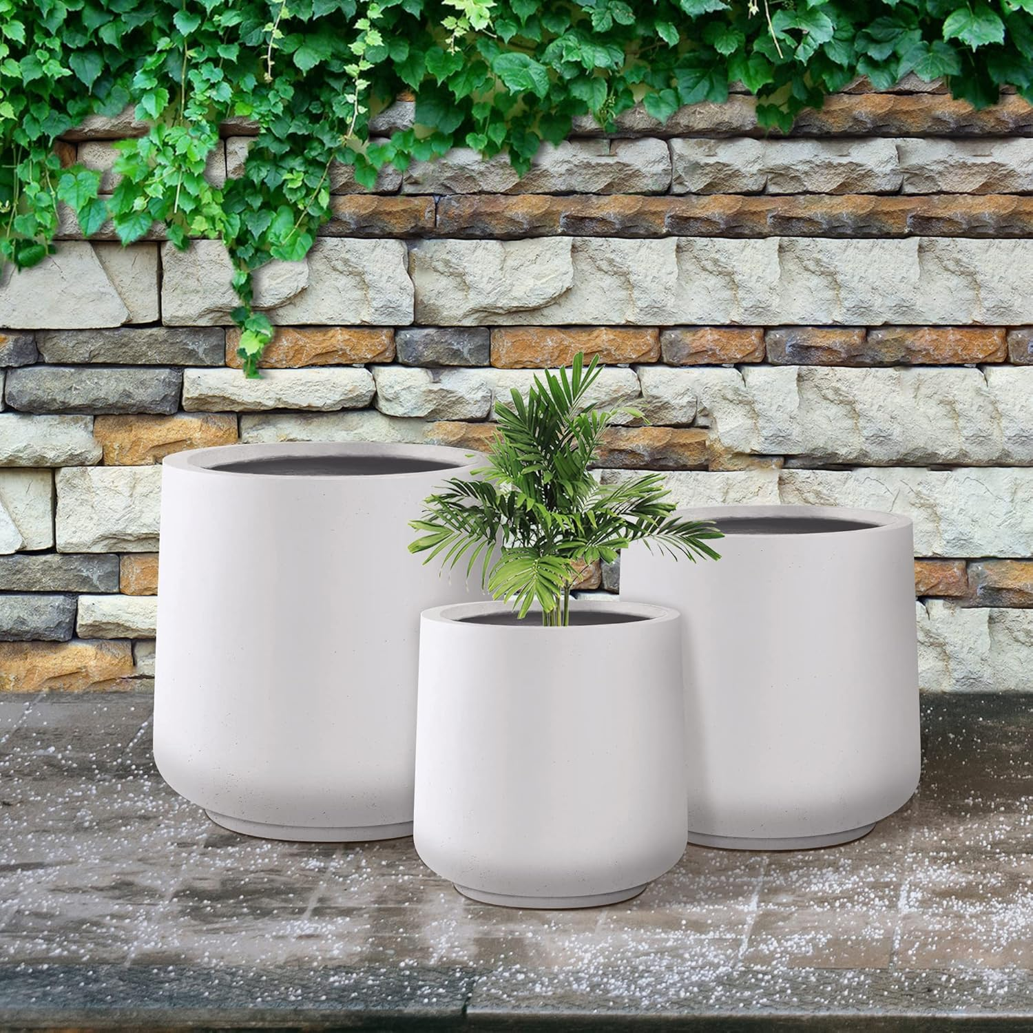 Kante round Pure White Concrete Planter (Set of 3) image number 4