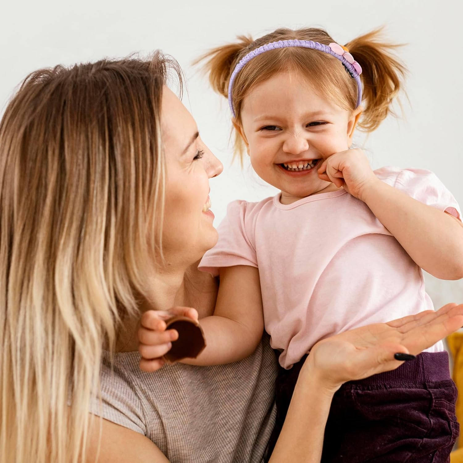 COMNICO Plastic Headbands, 3Pcs Non-Slip Headbands with Teeth Colorful Heart Flower Head Bands for Kids Cute Hair Comb Head Bands image number 5