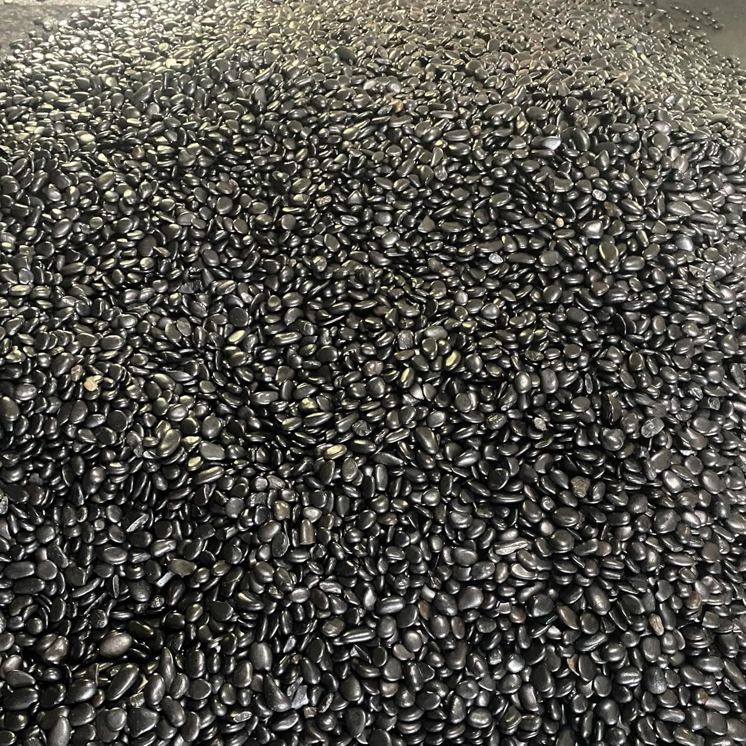1KG Black Polished Pebbles,Natural Decorative Gravel, for Landscaping,Aquariums,Plants and Vase Fillers Etc image number 2