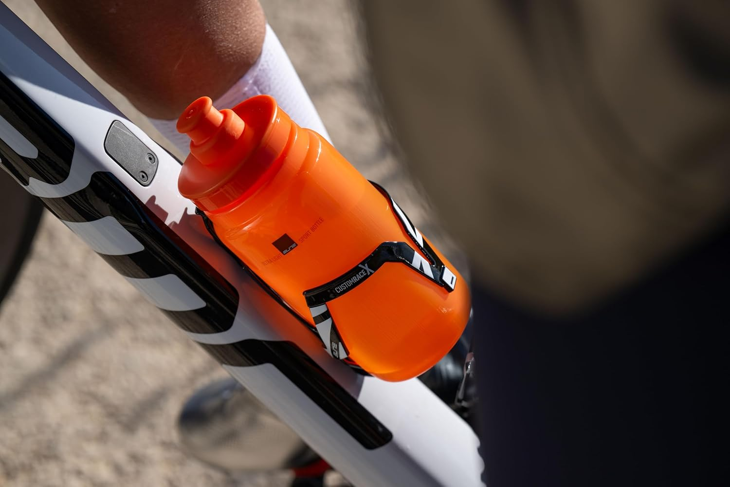 Elite Custom Race X Bottle Cage Red Glossy White Graphic &ndash; Ultra Lightweight Side-Entry Bike Bottle Holder 28.5G &ndash; Self-Adjusting Fibre-Reinforced &ndash; for Road Bike, MTB & Gravel Cycling - Fluoro Yellow image number 3