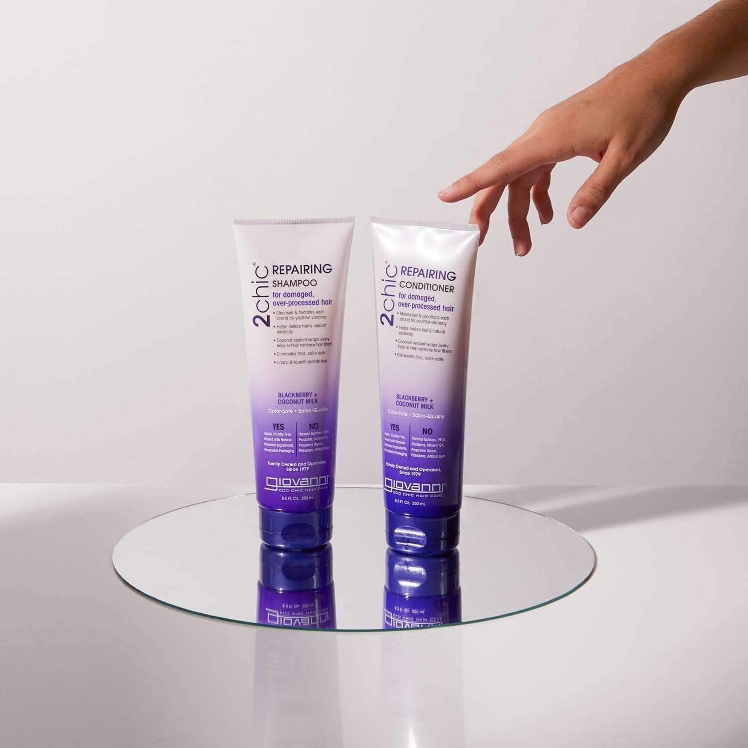 GIOVANNI 2Chic Repairing Shampoo for Damaged, over Processed Hair, 250 Milliliter image number 3