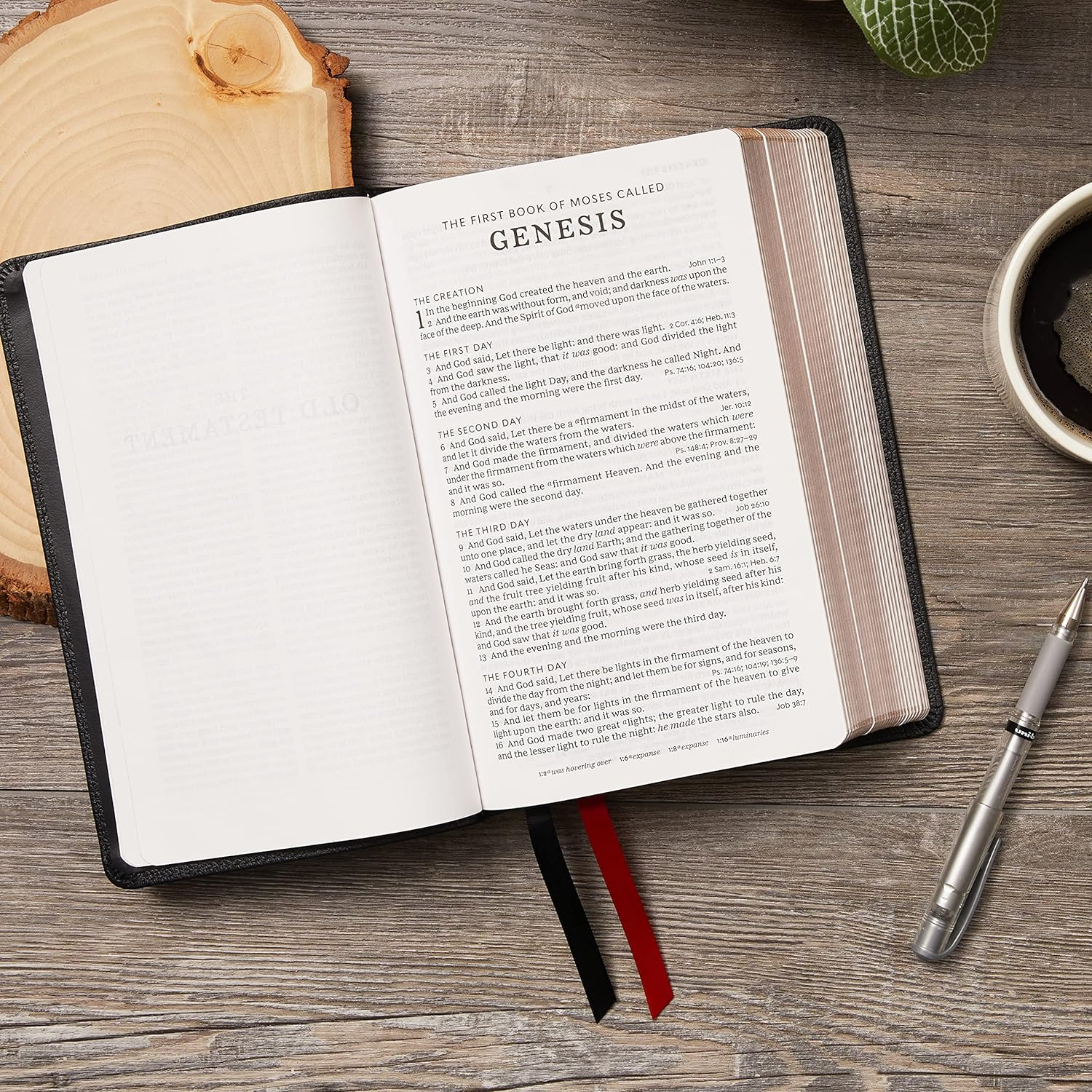 KJV, Personal Size, Large Print, Single-Column, Reference Bible, Genuine Leather, Red Letter, Thumb Indexed, Comfort Print: Holy Bible, King James Version [Black] image number 3