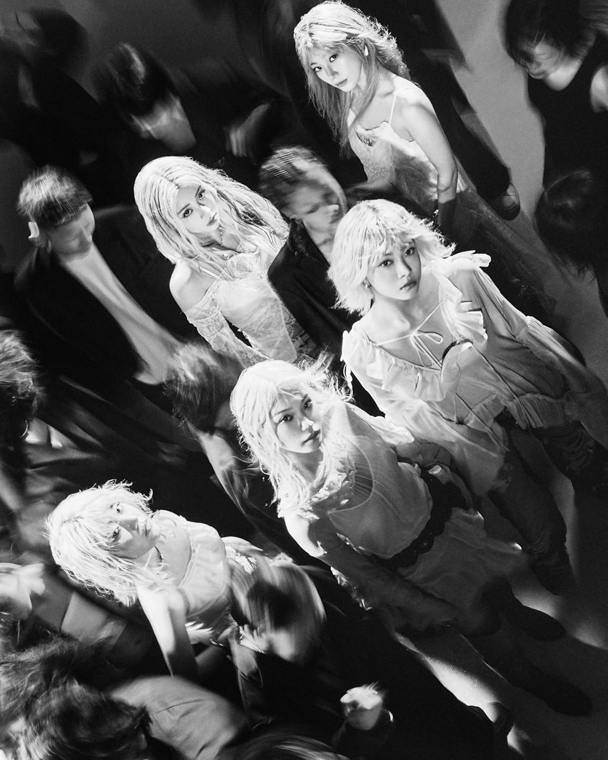 LE SSERAFIM HOT 5Th Mini Album Tin Case Version Outbox+Cd+1Ea Keyring+1Ea Magnet+8P A4 Poster+1P A2 Poster+1P Postcard+10P Photocard+Tracking Sealed LE SSERAPHIM image number 5