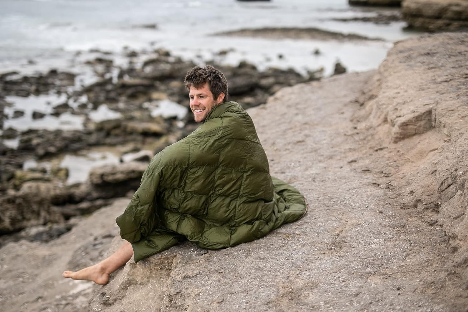 Nakie Puffy Blanket - Compact, Light Weight Portable, Camping, Travel and Hiking, Sustainable (Olive Green) image number 2