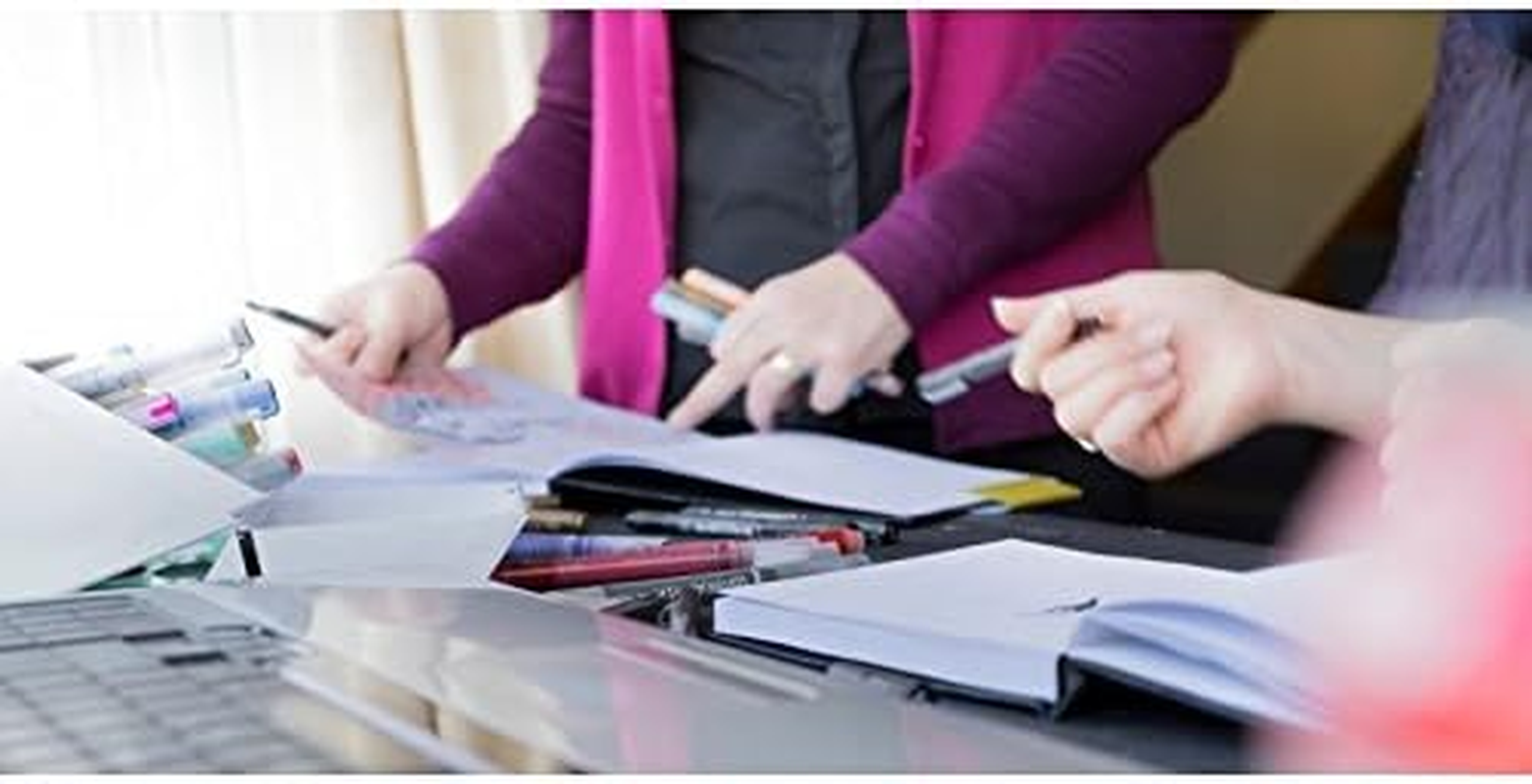 Derwent Graphik Inspire Me Hardback Sketch Book - Small, 80 Pages, Professional Quality, 2302236 image number 2