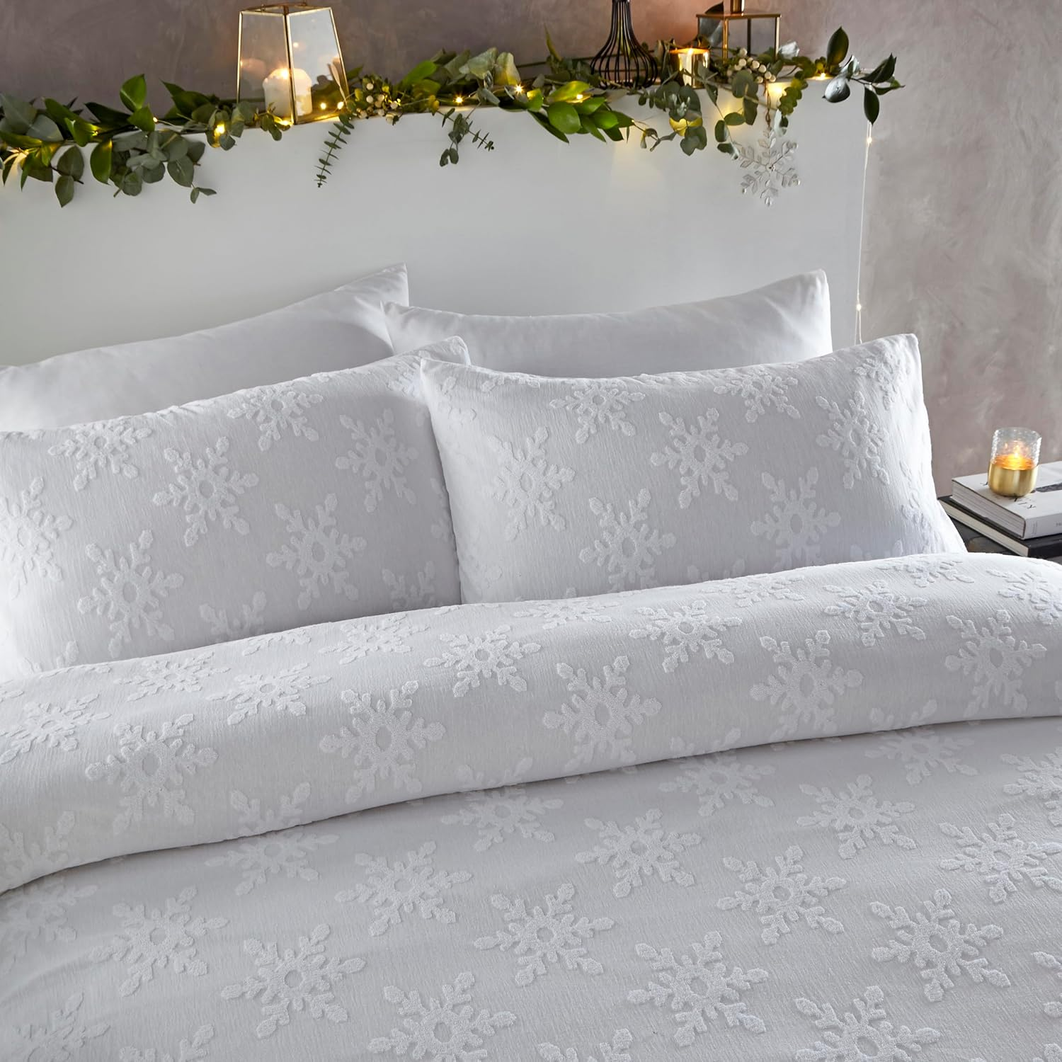 Furn. Snowflake Tufted Duvet Cover Set - King - White image number 1