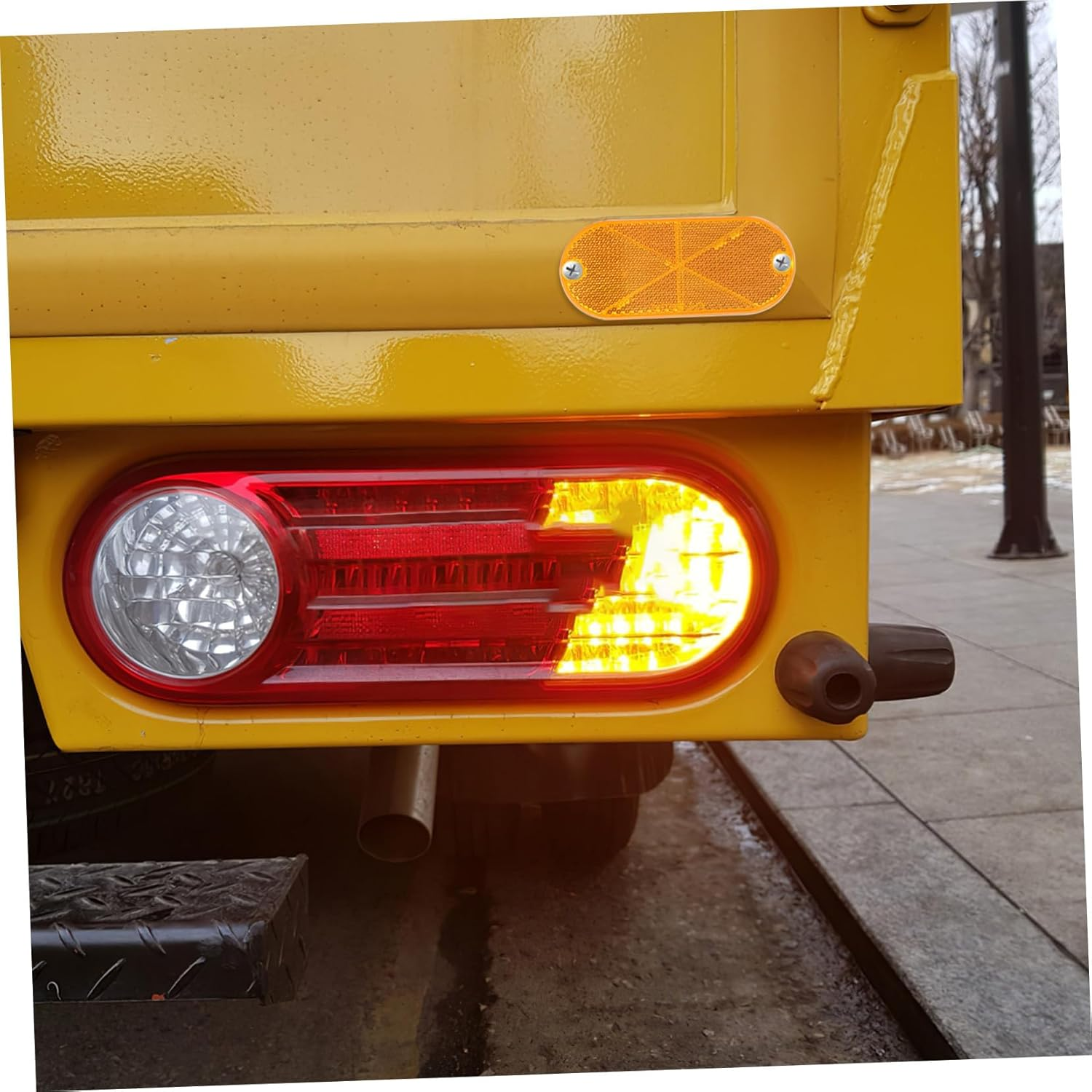 10Pcs Amber Trailer Reflectors Reflective Driveway Markers High Visibility Fence and Mailbox Reflectors for Car, Trailer, and Boat Safety image number 2