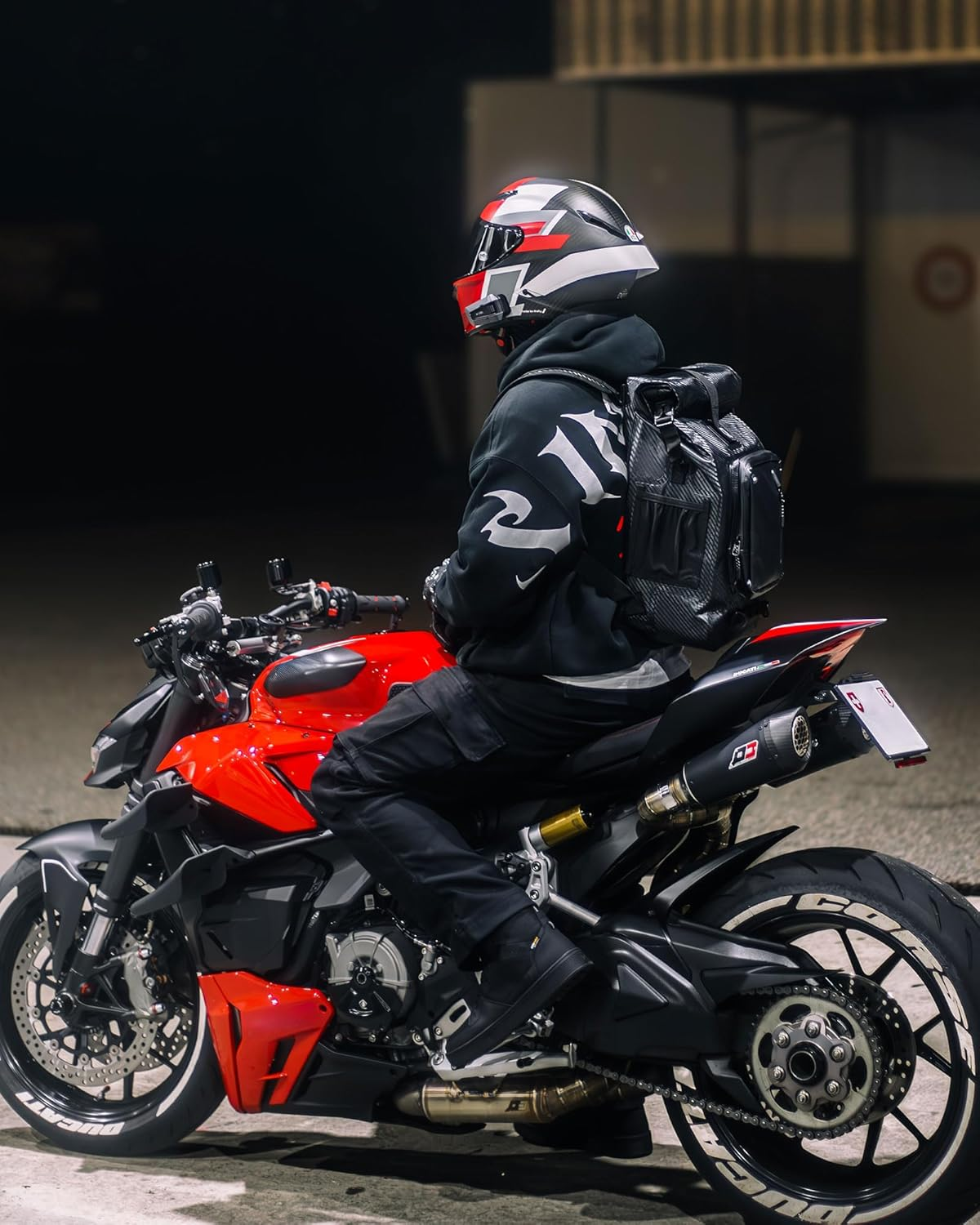 RIDEIRON Motorcycle Backpack - Carbon Fibre image number 6