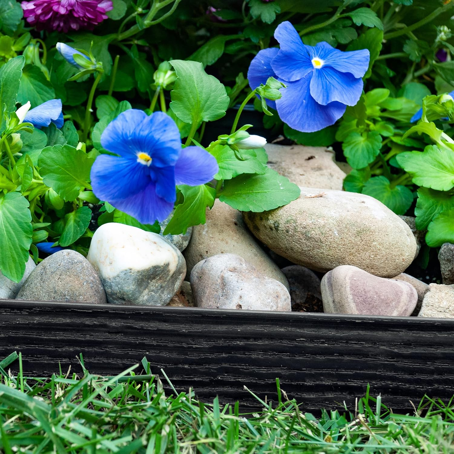 Easyflex 2.5" Tall Wall No-Dig Landscape Edging Kit - 100 Foot, Black image number 3