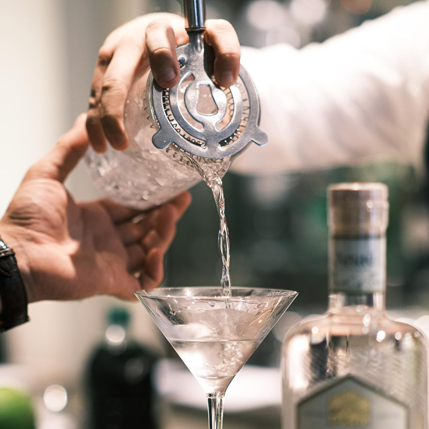 G-Sunny 6-Piece Cocktail Shaker Set 750ML Shaker Strainer Muddler Jigger Mixing Spoon Pour Spout Bartender Kit Stainless Steel Bar Set Housewarming image number 1