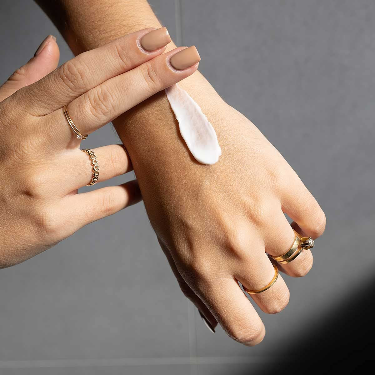 Moogoo Natural Full Cream Moisturiser for Dry Skin 120Gr image number 3