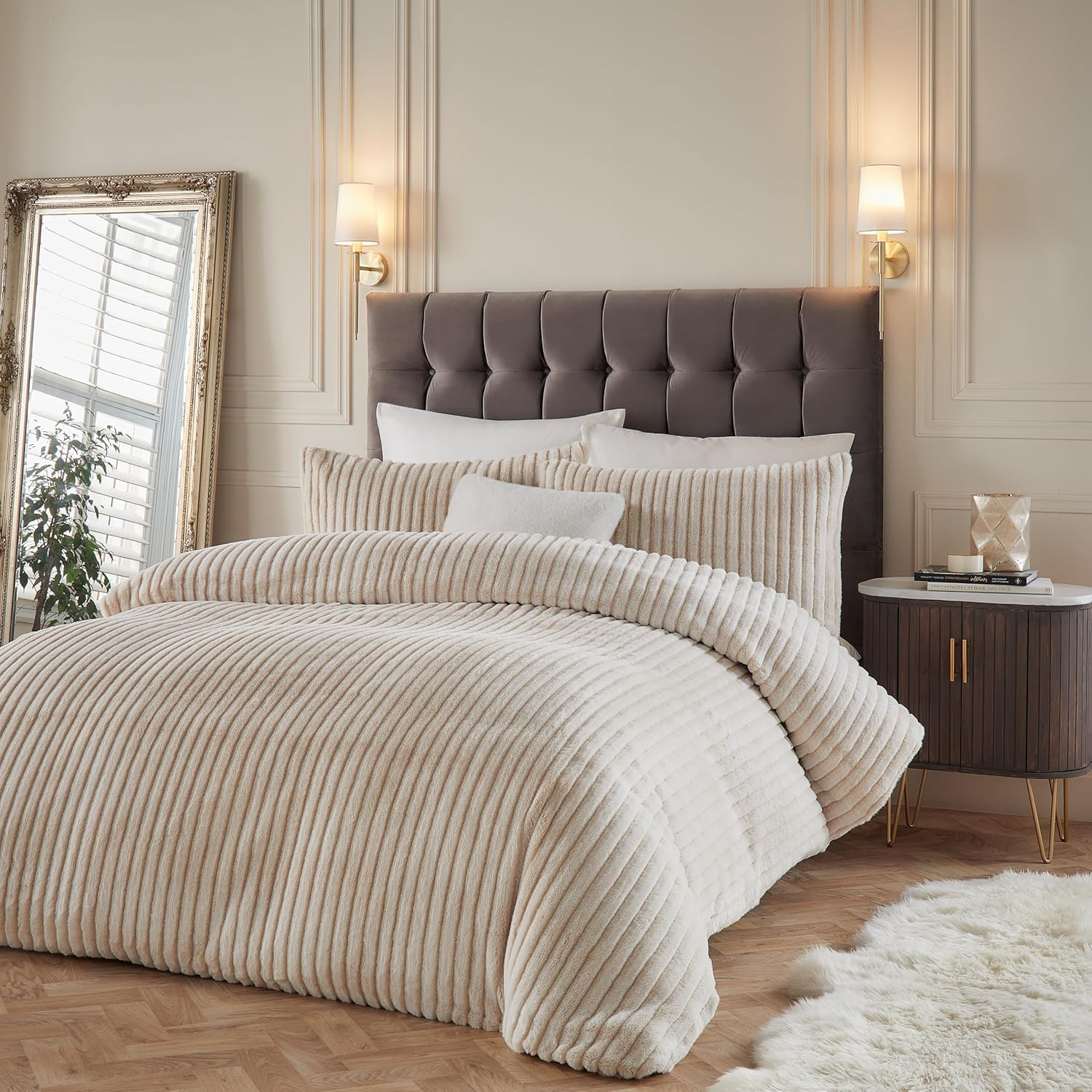 Paoletti Alpine Duvet Cover Set &ndash; Soft Faux Fur Striped Minimalist Bedding Set (Grey - Double)