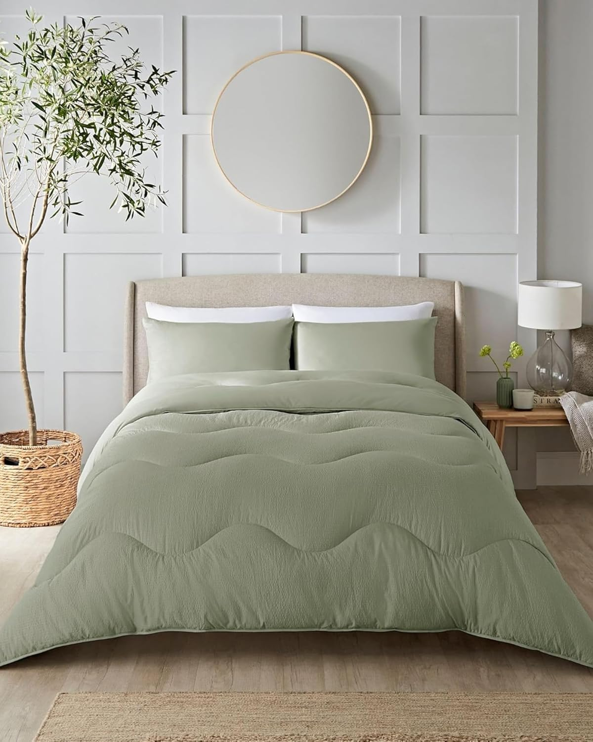 Night Lark - Coverless Duvet - Seersucker Collection - Soft Touch Luxury Bedding - Machine Washable - Hypoallergenic (Olive Green, 4.5 Tog - King) image number 4