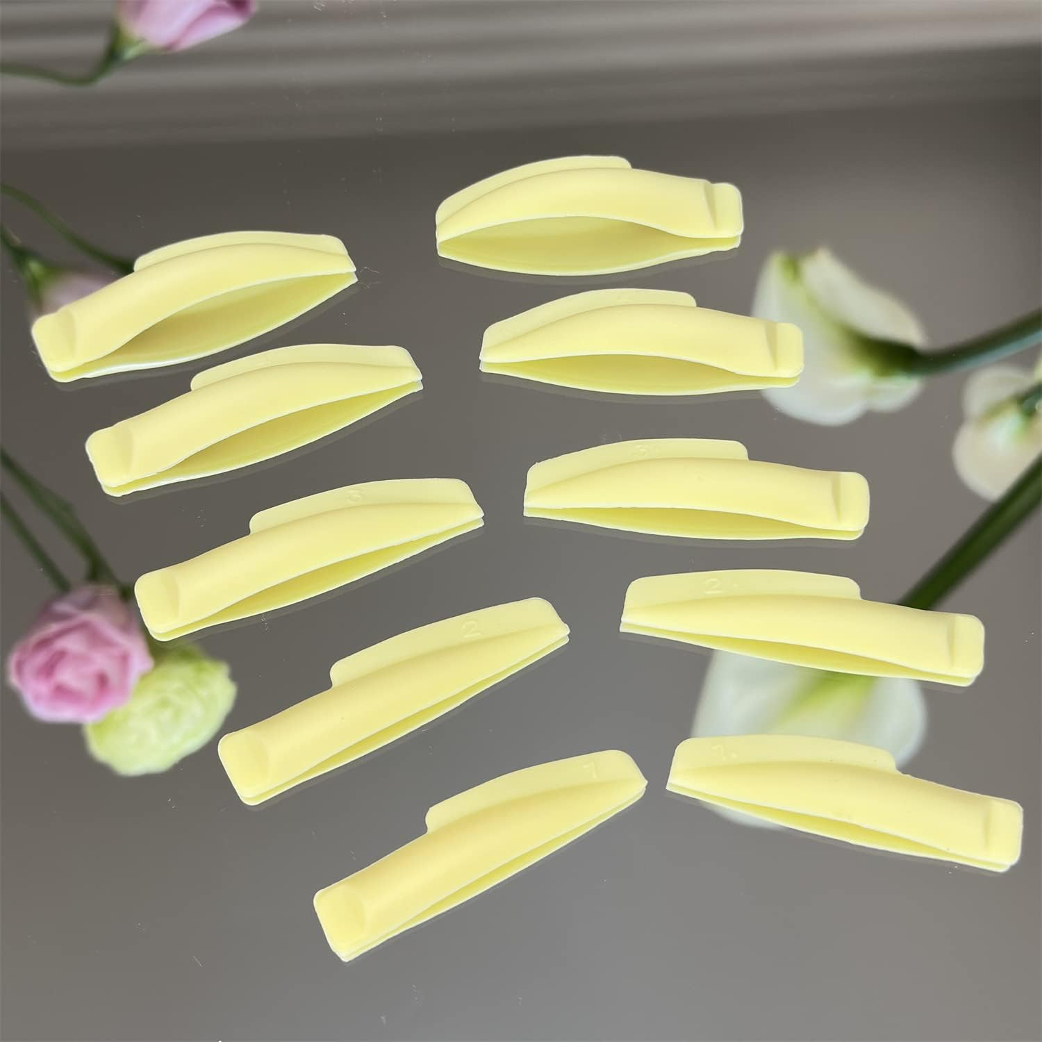 Eyelash Perm Pads Lash Lift Rods Eyelash Perm Silicone Pads 5 Sizes Reusable Soft Lash Lift Pads Shield for Different Length Eyelashes Perfect Lifting (Pale Yellow) - Golden image number 5