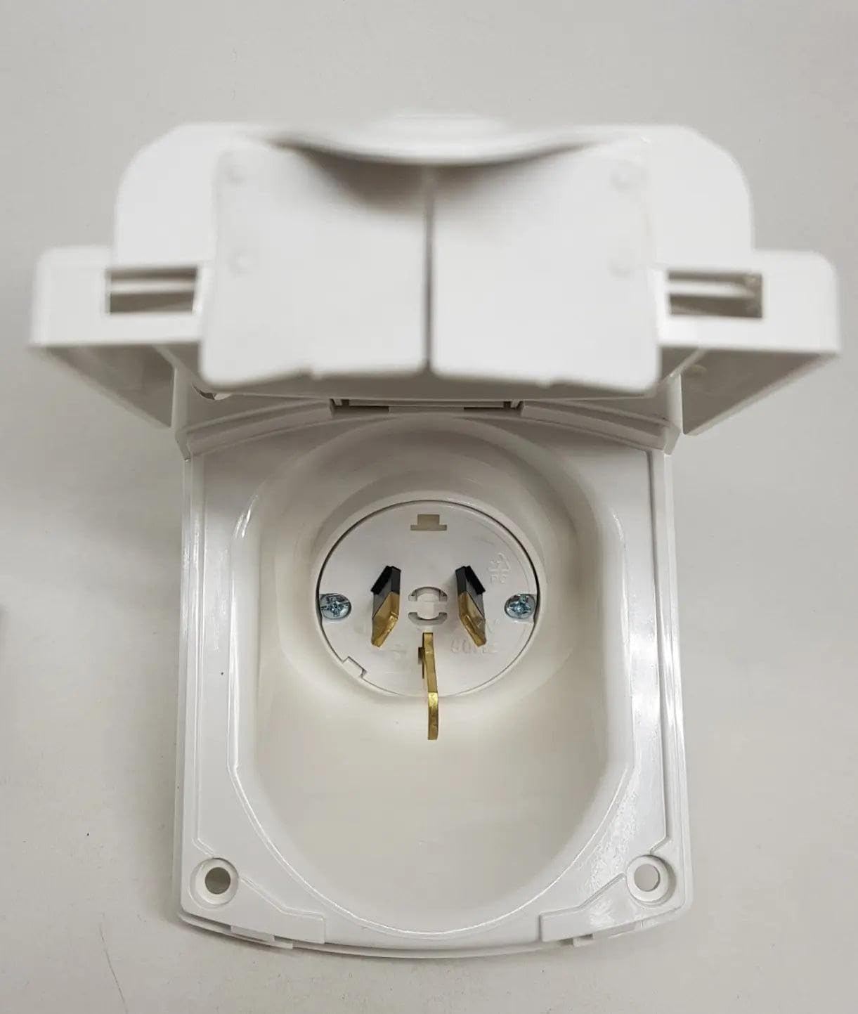 Clipsal External 15Amp Power Inlet 240Volt White New Type image number 3