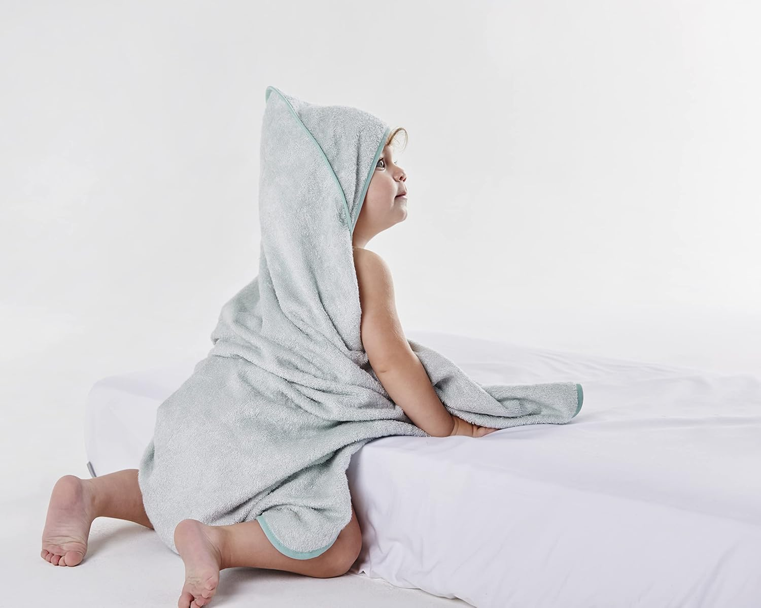 Little Bamboo Hooded Baby Bath Towel - Whisper image number 4