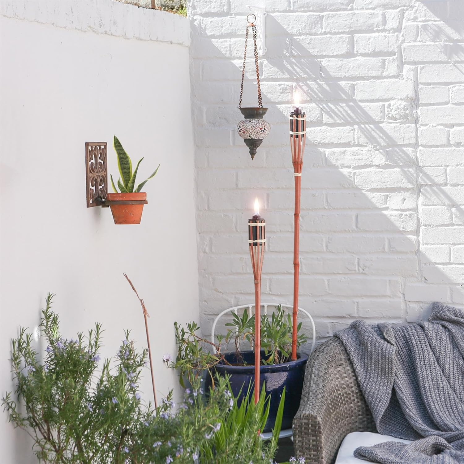 Harbour Housewares Bamboo Fire Torches - 60Cm - Red - 12X Garden Lighting Traditional Tiki Torches Outdoor Paraffin Oil Lamp Candle Flame Lantern with Removable Screw Top image number 5