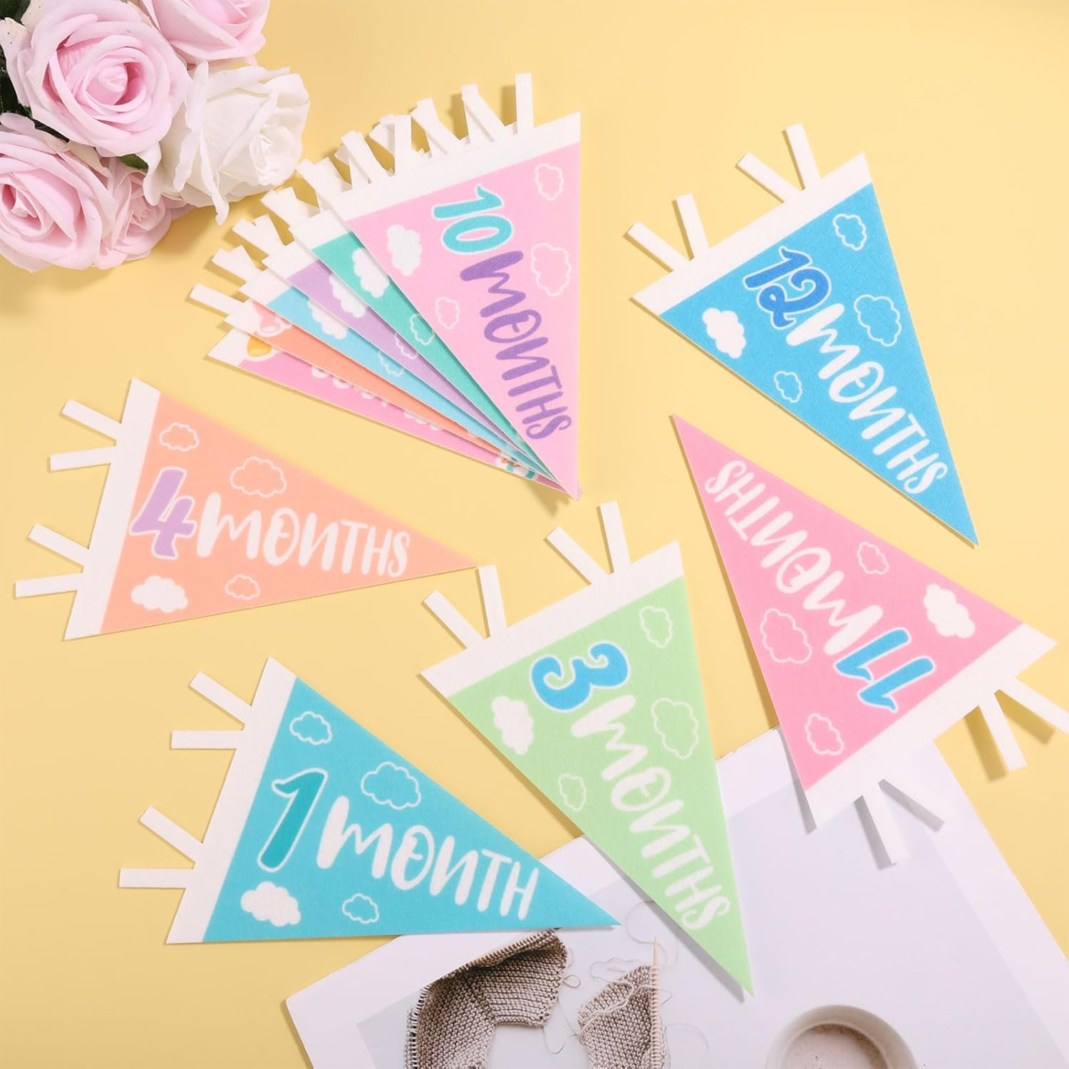 14Pcs Baby Felt Pennant Milestone Signs, Multicolour Monthly Baby Milestone Flag Baby Age Milestone Triangle Flags for Boy & Girl Newborn Party Favors Photo Props