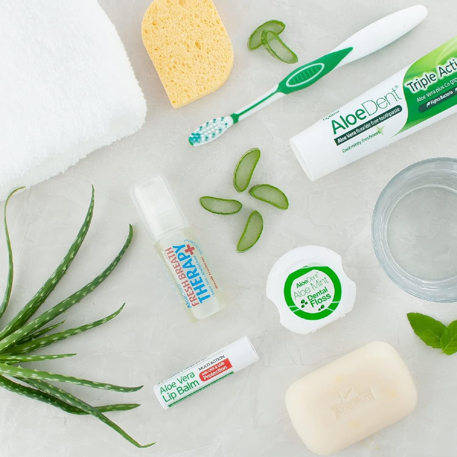 Aloe Dent Aloe Vera Lip Balm 4 G image number 1