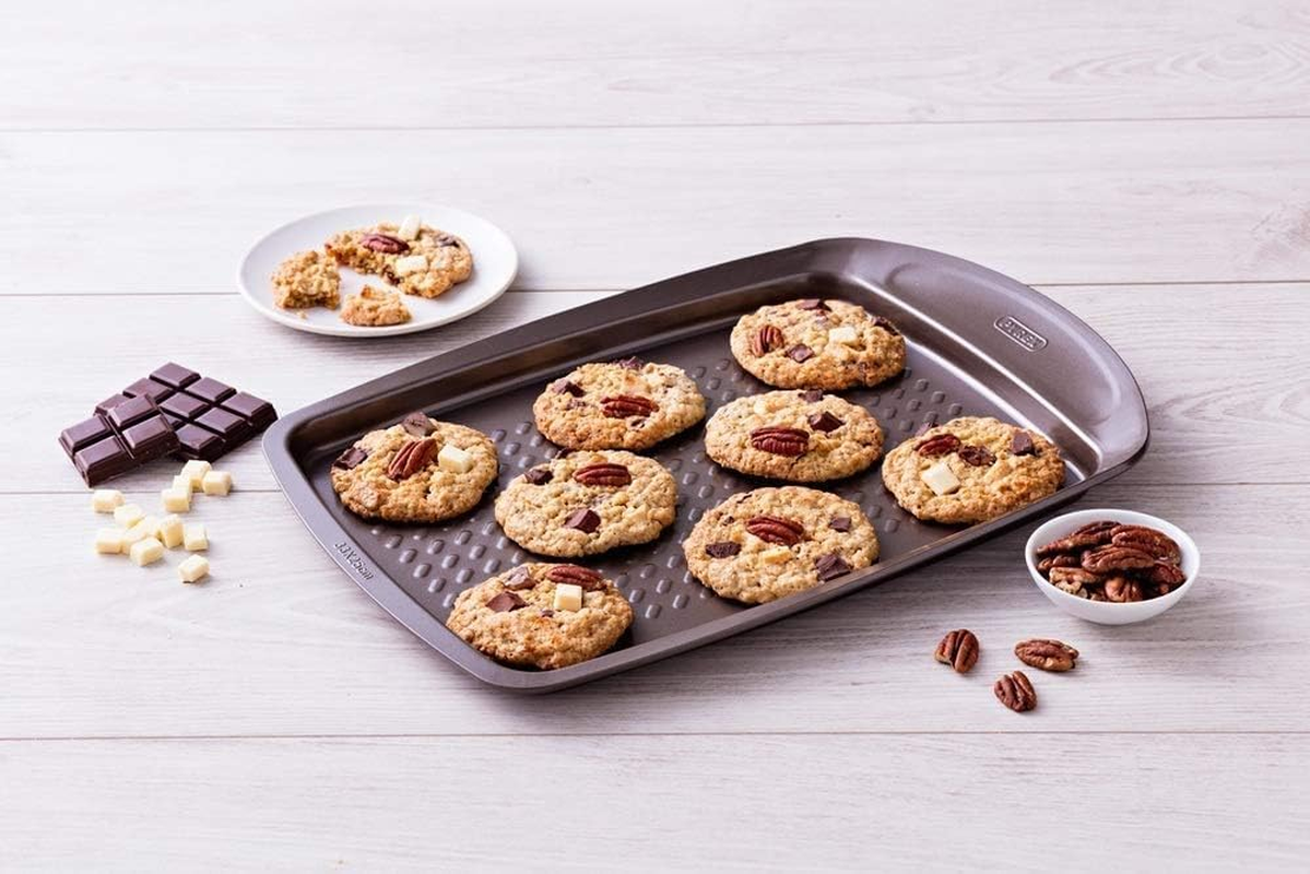 Pyrex Asimetria Non-Stick Rectangular Baking Tray, Brown, 39.3Cm X 27.8Cm X 3.3Cm