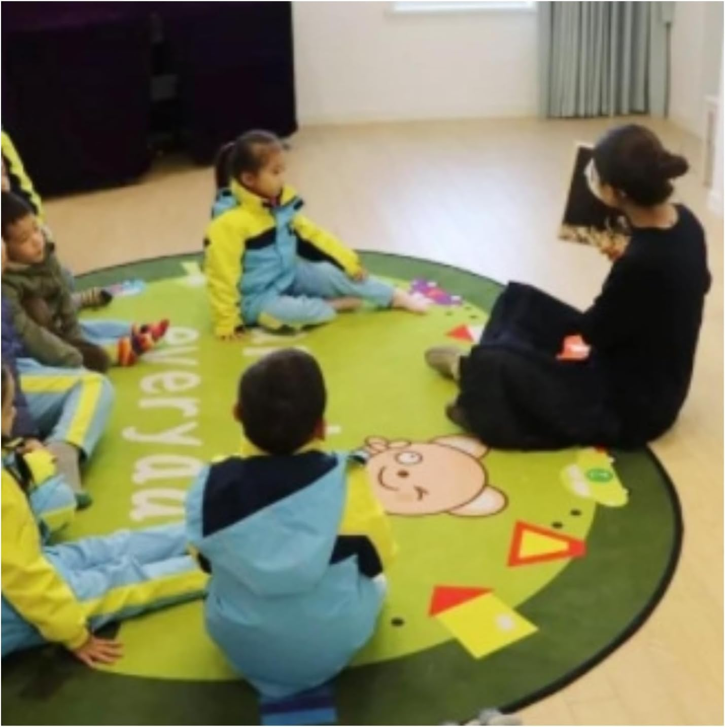 Kalione 2 Pcs Musical Hand Percussion Rattles, 12.5Cm Red and Blue Shakers with Non-Slip Handle, Party Instruments,For Adults Game Playing, Mexican Party Favors Supplies,Carnival Props