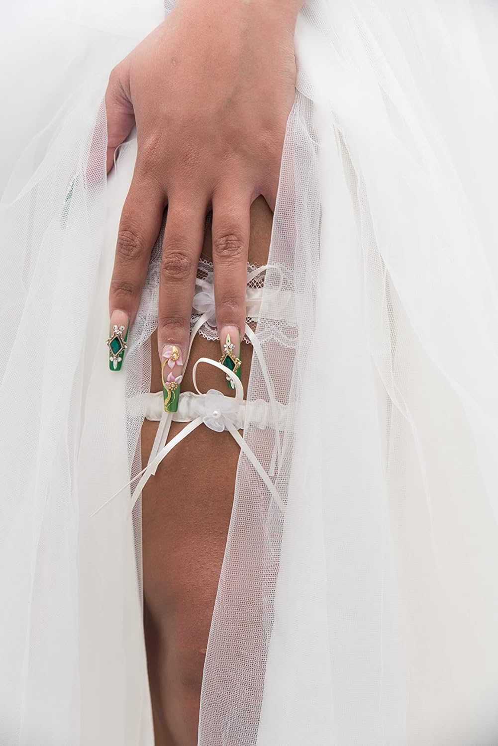 Lace Wedding Garters for Bride Pearl Stretch Prom Garter, Women Wedding Bridal Legs Garter Set image number 2